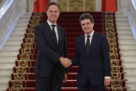 Secretarul General al NATO, Mark Rutte, în România. Este prima sa vizită în ţara noastră / Întâlniri cu preşedintele Nicuşor Dan, cu premierul Ilie Bolojan, cu preşedinţii Parlamentului şi participarea la NATO-Industry Forum 2025, pe agendă - FOTO / VIDEO