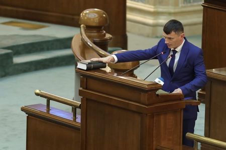 Senatorul Paul Ciprian Pintea, care a intrat în Parlament pe listele POT, prins din nou conducând fără permis