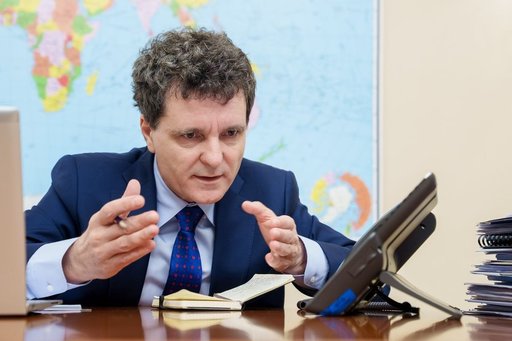 Nicuşor Dan: Abia aştept să terminăm discuţia despre pensii ca să o începem pe cea serioasă despre sistemul de justiţie / De ce nu mai anchetăm magistraţi, de exemplu / Nu se poate ca o întreagă categorie profesională să nu aibă uscăturile ei 
