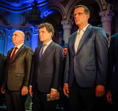 Moşteanu: Noua Strategie Naţională de Apărare este centrată pe cetăţean, pe nevoia de siguranţă, dar şi pe modernizarea statului român / Administraţia trebuie să ţină pasul cu societatea - cu energia, educaţia şi maturitatea pe care oamenii le-au câştigat

