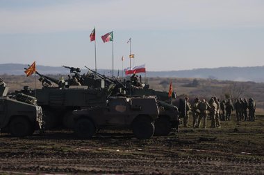 Nicuşor Dan, la încheierea exerciţiului militar „DACIAN FALL 25”, de la Cincu: A demonstrat importanţa mobilităţii militare ca factor esenţial pentru descurajare şi apărare colectivă, confirmând capacitatea NATO de a reacţiona rapid şi eficient