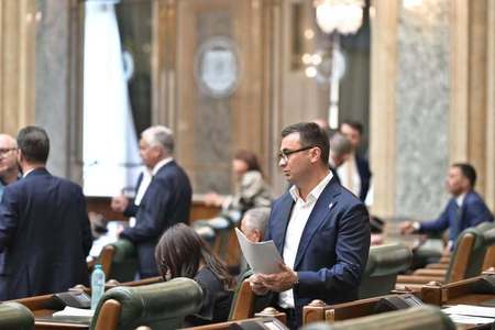 Senatul a votat eliminarea bonusului echivalent cu venitul net pe şase luni de activitate, acordat judecătorilor CCR, la final de mandat. Glad Varga (PNL): Arată că putem corecta lucruri care sunt în acord cu aşteptările oamenilor
