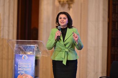 Senatorul PNL Monica Anisie propune ca 1 octombrie, Ziua Internaţională a Persoanelor Vârstnice, să devină  zi liberă

