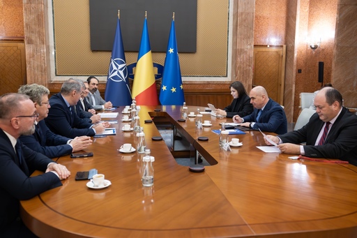 Premierul Ilie Bolojan, consultări cu reprezentanţii întreprinderilor mici şi mijlocii, despre aplicarea impozitului minim pe cifra de afaceri şi salariul minim brut pe economie