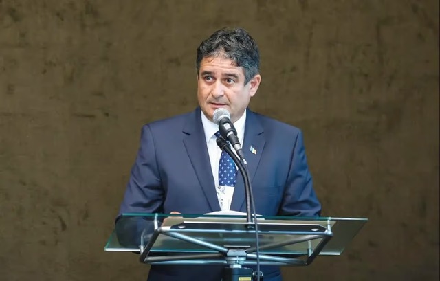 Primarul din Alba Iulia, reacţie după huiduieli: Organizatorii nu vor mai primi de Ziua Naţională aprobare să facă manifestări. E păcat de atâta lume frumoasă ca să auzim un cor de huiduieli sau chestiuni de genul acesta