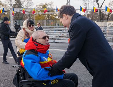 Nicuşor Dan: Astăzi, la Arcul de Triumf, m-au impresionat bucuria şi numărul atât de mare al românilor care au venit să trăiască împreună emoţia paradei/ Ce le transmite preşedintele „românilor de pretutindeni” - FOTO