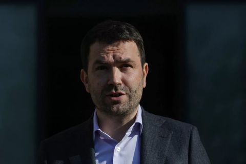 Drulă, despre retragerea lui Vlad Gheorghe: Eu am încredere în alegători, nu cred că pot fi tranzacţionaţi aşa, ca nişte şosete / Cred că e un vot util pentru domnii Orban şi Vlad Gheorghe. O să vedeţi în perioada următoare anumite mişcări, numiri