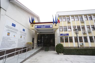 ALEGERI LOCALE PARŢIALE - Opt candidaţi îşi dispută duminică şefia Consiliului Judeţean Buzău