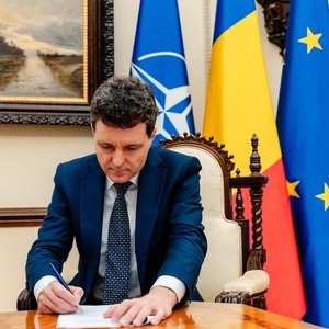 Nicuşor Dan anunţă că a promulgat ”legea Nordis”: Aceste măsuri au ca scop creşterea încrederii în piaţa imobiliară, responsabilizarea dezvoltatorilor şi protejarea investitorilor şi a familiilor care îşi achiziţionează o locuinţă