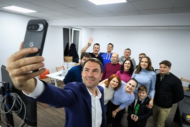 ALEGERI LOCALE PARŢIALE - Cătălin Drulă, nou îndemn la bucureşteni să iasă la vot: Până la ora 21:00 încă se poate vota, mai e timp!/ Candidatul USR la Primăria Capitalei mai spune că are încredere în rezultatul alegerilor şi datorită colegilor