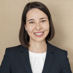 ALEGERI LOCALE PARŢIALE - Ana Ciceală: Nu ne mai spuneţi voi ce e util pentru noi. Nu ne-am născut pentru a fi ”utili” unei clase politice care ne-a abandonat şi a pus dobânzi pe viitorul nostru. Nu ne e frică să decidem noi ce e util pentru noi