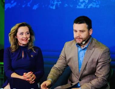 Elena Lasconi, pe Facebook, după anunţarea rezultatelor parţiale ale alegerilor pentru Primăria Capitalei, cu Ciprian Ciucu câştigător: O zi bună pentru democraţie/ Mesajul, însoţit de o fotografie cu Ciucu şi fosta candidată la Preşedinţie