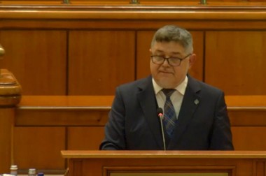 Moţiunea de cenzură ”România nu este de vânzare - fără progresişti la guvernare” a fost citită în plenul comun al Parlamentului / Votul, peste o săptămână