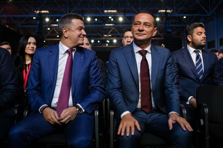 Sorin Grindeanu: Am dezbătut greşelile pe care le-am făcut la Capitală. Neavând un mesaj puternic şi politic, ne-a dus în situaţia dată / Şi anul trecut, când am vrut să părem altceva decât suntem cu adevărat, candidatul nostru n-a intrat în turul 2