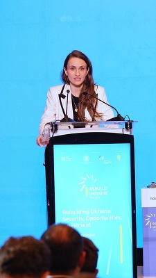 Ministrul de Externe, Oana Ţoiu: România dispune de avantaje intrinseci în ceea ce priveşte implicarea în procesul reconstrucţiei Ucrainei, precum proximitatea geografică, baza economică, infrastructura extinsă şi capacitatea instituţională