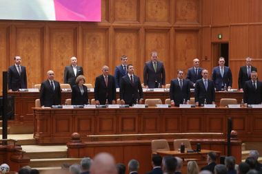 MOŢIUNEA DE CENZURĂ - Ilie Bolojan: Semnatarii nu înţeleg contextul economic, social şi geopolitic în care ne aflăm / Puteţi să criticaţi guvernul oricât doriţi, dar mi se pare cu adevărat periculoasă maniera în care vă raportaţi la apărarea ţării