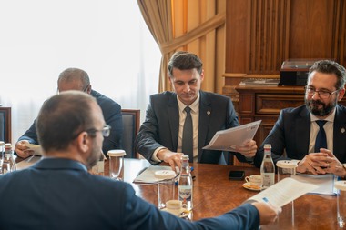 Preşedintele Senatului, discuţii cu reprezentanţii organizaţiilor civice Declic şi Funky Citizens, în contextul dezbaterilor publice privind funcţionarea sistemului de justiţie