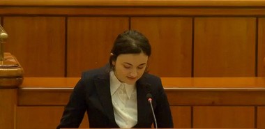Deputatul Oana Matache a depus jurământul în plenul Camerei Deputaţilor / Aceasta a preluat mandatul, pe locul lui Marcel Ciolacu, care a fost ales preşedinte al Consiliului Judeţean Buzău