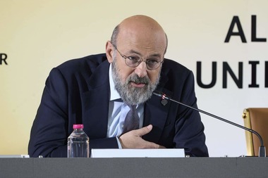 Virgiliu Gheorghe Vlăescu (senator AUR): Legea Vexler este deja folosită ca instrument de cenzură culturală. Astăzi sunt vizate picturi şi simboluri religioase. Mâine pot fi vizaţi autori, profesori, monumente sau evenimente culturale