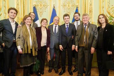 Nicuşor Dan: L-am revăzut cu mare emoţie, la Paris, pe profesorul emerit la Universitatea din Versailles Saint-Quentin, Martin Andler. A fost în juriul concursului care m-a selecţionat pentru École Normale Supérieure, în 1992