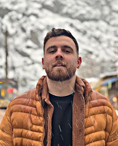 Dominic Fritz: Am toată admiraţia pentru iranienii care ies în stradă şi îşi riscă viaţa pentru dreptul de a trăi liber / Timişoara ştie ce înseamnă un stat care răspunde la proteste cu tancurile / O putere care crede că frica va opri oamenii se înşală