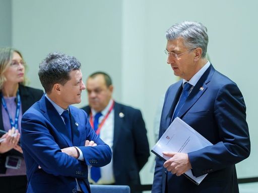 Nicuşor Dan: Deşi în ultima perioadă au existat turbulenţe şi unele discontinuităţi în relaţia transatlantică, există multiple argumente solide pentru continuarea şi consolidarea ei /  Dialogul rămâne esenţial, inclusiv pe subiecte precum tarifele