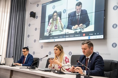 Ministrul Buzoianu, discuţii cu asociaţiile autorităţilor publice locale, despre bugetul AFM pe 2026: Cele mai frecvent menţionate nevoi au vizat infrastructura de apă şi canalizare, iluminatul public şi realizarea de piste pentru biciclete