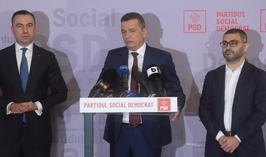 Grindeanu spune că această apocalipsă a tăierilor, a datului afară, a reducerilor trebuie gândită mult mai aşezat de acum înainte: În momentul în care guvernezi, trebuie să te ghideze în primul rând dorinţa de a face bine românilor, nu de a face rău