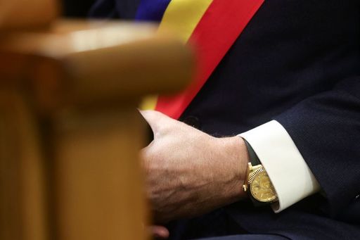 Un primar din Maramureş a venit la întâlnirea cu Ilie Bolojan, de la Parlament, având la mână un ceas de 40.000 de euro: „Ăsta nu e din administraţie luat. Eu am firmă, am dividende, se poate verifica, care-i problema?”