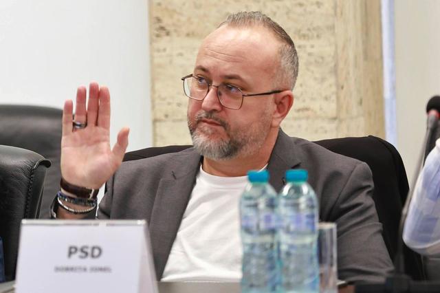 Fostul preşedinte al Asociaţiei Comunelor Buzău îl critică dur pe primarul Constantin Toma (PSD): Un exemplu de cum nu ar trebui să se comporte un lider politic / Să-ţi sabotezi constant partidul nu înseamnă curaj