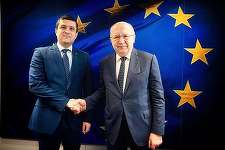 Ministrul Apărării, întâlnire cu Andrius Kubilius, comisarul european pentru Apărare şi Spaţiu, la Bruxelles: Industria naţională de apărare a României trebuie să fie parte din lanţurile internaţionale de producţie