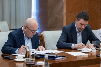 Vicepremierul Tanczos Barna: Eu cred că Ilie Bolojan are toate şansele să prindă rotativa de anul viitor. Depinde de PNL, este singura formaţiune care poate să facă această schimbare / Lucrez zilnic cu Bolojan, e mult mai puţin flexibil decât alţii