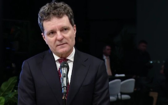UPDATE-Nicuşor Dan: Comisia s-a angajat să vină cu propuneri privind stabilirea preţului energiei, o prioritate fiind coborârea preţului energiei. S-a angajat să vină cu o propunere pentru un sistem unic prin care companiile să se poată înregistra oriunde