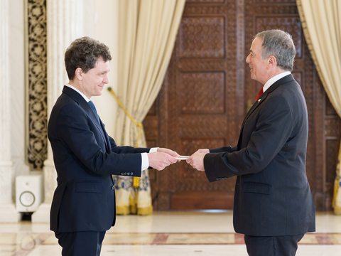 Darryl Nirenberg, noul ambasador al Statelor Unite în România, şi-a prezentat scrisorile de acreditare, la Palatul Cotroceni: Ne dorim să consolidăm relaţia noastră puternică, interesele comune şi prietenia durabilă