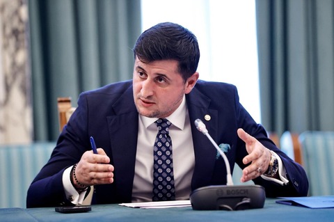 Senator PNL: Dansul pe sârmă al PSD pe tema bugetului este periculos. Orice amânare va avea consecinţe dureroase inclusiv asupra proiectelor mari ale Moldovei