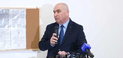 Premierul Ilie Bolojan, în Bihor: În urma noastră nu rămân declaraţiile politice, nu rămân conflictele (..) rămâne o sală de sport pusă la punct, o sală de clasă unde copiii vin cu plăcere mai mare la şcoală 