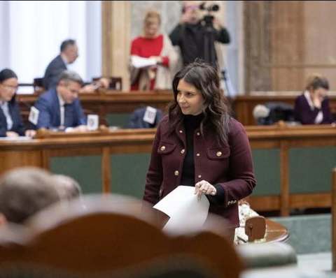 Gabriela Horga (PNL): PSD încearcă să mute discuţia de la adevăratele probleme. De fapt îi deranjează orice reformă care atinge privilegiile sistemului pe care l-au construit / România, sufocată de o reţea de sinecuri şi instituţii capturate politic