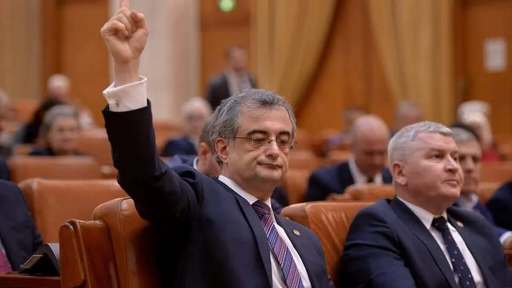 Florin Roman (PNL): Comunicarea pe surse a PSD susţine ca “Bolojan a cedat” în privinţa bugetului. Fals! Cel care a cedat este Grindeanu. Nici nu avea altă soluţie / Grindeanu nu va mai fi premierul PSD la rotativă, ci un alt pesedist