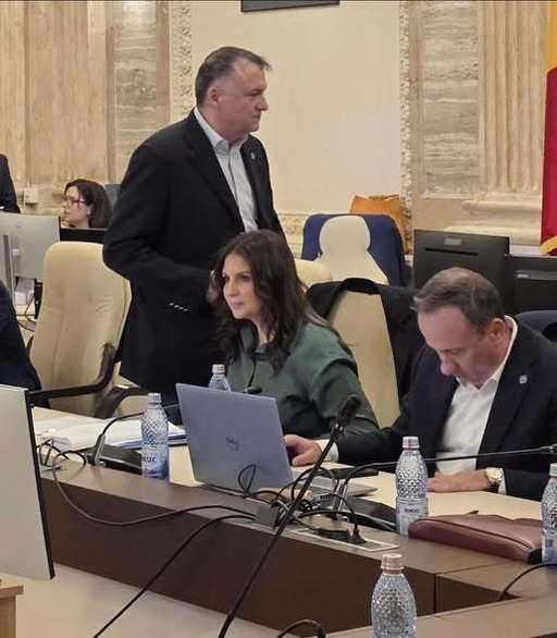 Comisiile reunite de buget-finanţe au reluat dezbaterile pe proiectul bugetului de stat pe 2026 / A fost aprobat amendamentul PSD ce cuprinde pachetul de solidaritate, în valoare de 1,1 miliarde de lei, după acordul din coaliţie