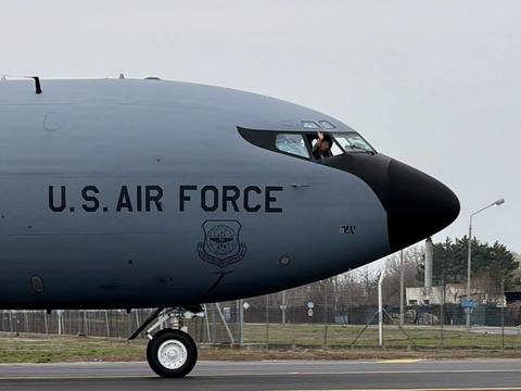 Ministrul Apărării: Aeronavele pe care Parlamentul le-a autorizat să vină la Baza 90 de la Otopeni sau la Mihail Kogălniceanu nu au voie să plece cu încărcătură explozivă/ Aceste aeronave sunt folosite de Statele Unite ale Americii acolo unde consideră