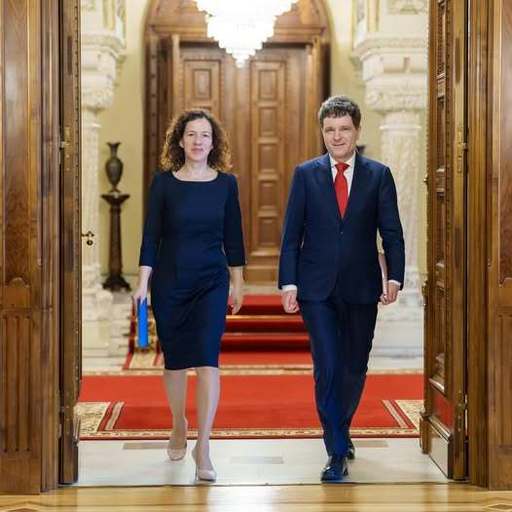 Nicuşor Dan, discuţii cu Roxana Mînzatu, vicepreşedinte al Comisiei Europene: Pentru România, este important ca bugetul UE să rămână unul consistent. Avem nevoie de o finanţare cel puţin la nivelul actual, pentru a menţine ritmul investiţiilor