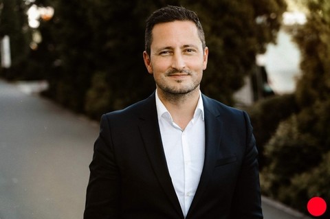 Nicu Ştefănuţă: România trebuie schimbată nu doar pe alocuri, ci trebuie ras tot / Ce ne trebuie? Un moment Ungaria, în care sursa puterii, Parlamentul, este schimbat radical, din temelii

