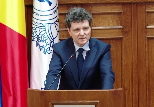 Nicuşor Dan:  E important ca un tânăr care iese din şcoală să ştie cum să ia un credit, cum se poate investi /  Există o corelaţie între prosperitatea unei ţări şi nivelul de educaţie financiară - VIDEO