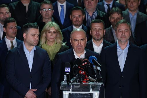 Bolojan: Am luat act de decizia complet greşită şi iresponsabilă a PSD faţă de România, nu faţă de o persoană / Voi continua să exercit mandatul de premier - FOTO