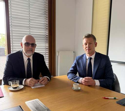 Kelemen Hunor s-a întâlnit cu Péter Magyar la Budapesta / Guvernul TISZA şi UDMR vor colabora / Viitorul premier al Ungariei anunţă că maghiarii din Transilvania vor continua să beneficieze de ajutor, dar cere transparenţă 

 