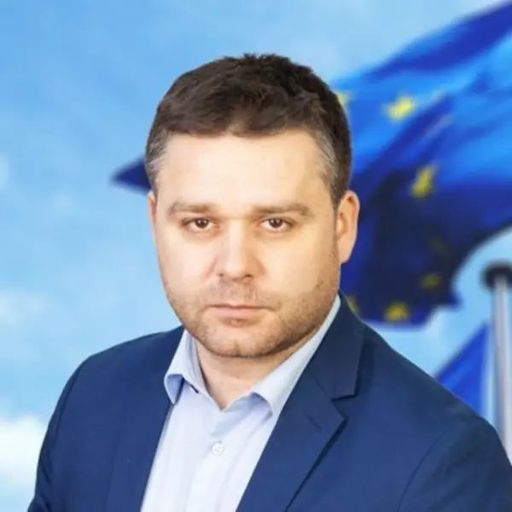 Ciucu: Crizele noastre politice sunt create exclusiv pe baza intereselor politice şi financiare - oameni bogaţi şi puternici vor acces la mai multă bogăţie şi la mai multă putere/ Despre AUR: foşti pesedişti, la fel de nesătui şi fără s