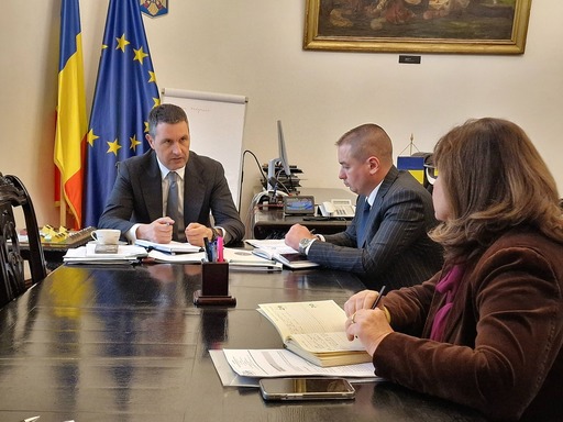 Tanczos Barna: Împreună cu partenerii de la ANSVSA, am agreat necesitatea unui control mult mai strict asupra mişcării animalelor. Reducerea riscului de răspândire a pestei porcine este prioritatea noastră zero pentru a proteja fermele româneşti