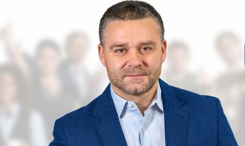 Ciucu, întrebat dacă moţiunea de cenzură va trece: Se joacă. Lipsesc între cinci şi zece voturi ca să nu treacă 