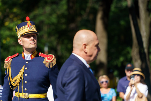 Matematica demiterii: Cum s-au subţiat rândurile susţinătorilor moţiunii PSD-AUR-PACE înainte de votul de marţi. Reuşesc partidele din arcul guvernamental să întoarcă rezultatul care părea decis?/ Politolog: Bolojan poate ieşi învingător din „înfrângere”