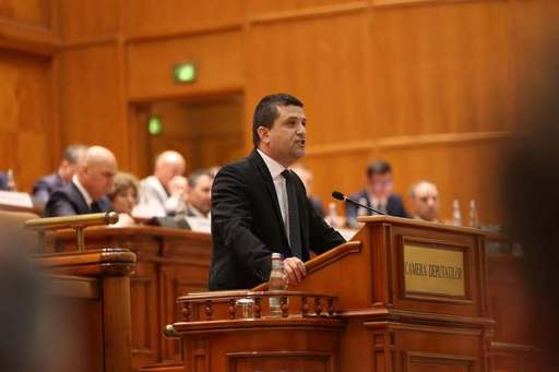 MOŢIUNE DE CENZURĂ - Miruţă: Moţiunea nu este despre Ilie Bolojan. Este o confruntare între un vechi mod de a face politică - prin care controlau unii toată puterea instituţiilor statului şi alţii, care aducem selecţii în companiile statului